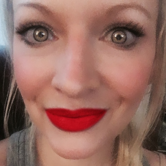 Meet your Posher, Jenn - Picture 3 of 7